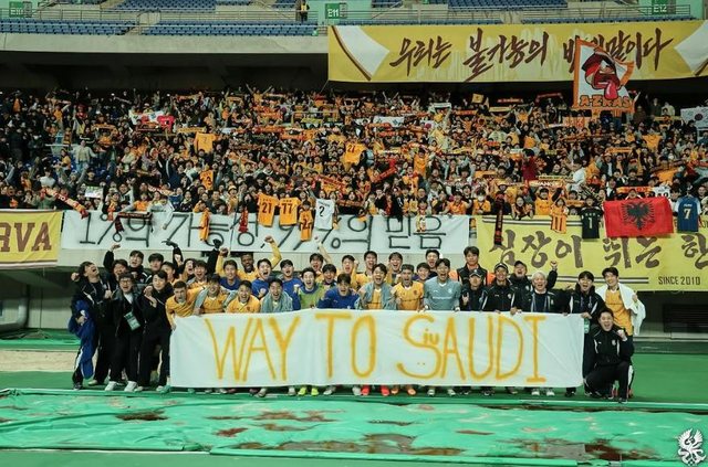 In Korea, Asan celebrates with the Albanian flag! Now he will play in Saudi