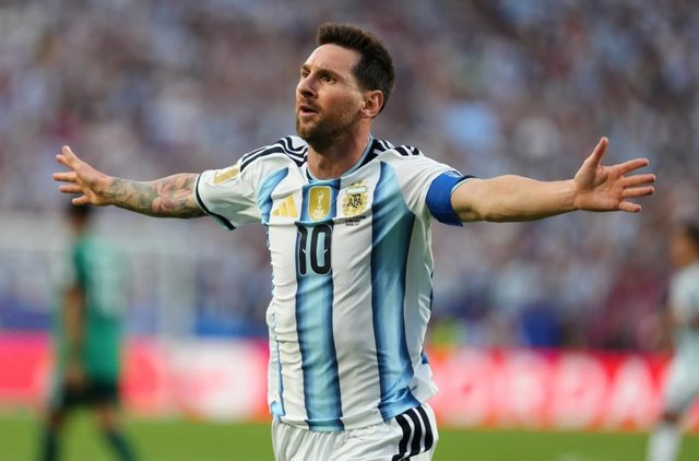 Spektakël i Leo Messi-t, “pleshti” realizon