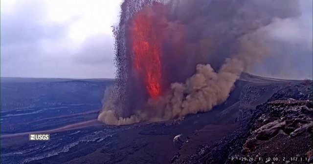 Shat&euml;rvan&euml; llave n&euml; qiell, shp&euml;rthimi dramatik i vullkanit