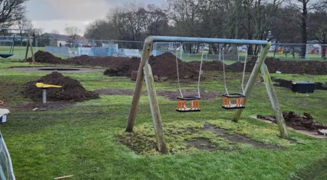 176 World War II bombs discovered in children's park