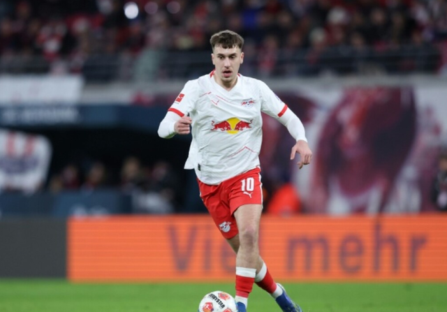 VIDEO/ Goli i par&euml; me fanell&euml;n e Leipzig, Gruda sh&euml;non n&euml;