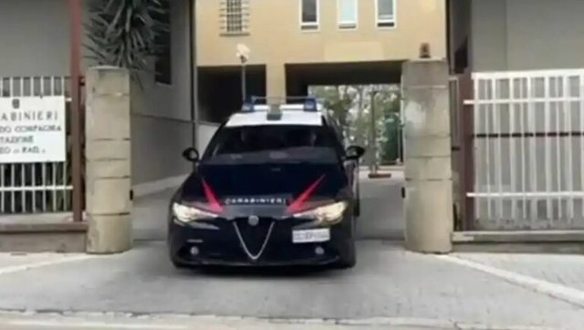 Itali/ Shqiptarja gjendet pa jetë e lidhur në një pemë, ende