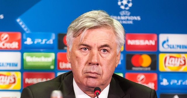 Ancelotti paralajmëron Barcelonën: Në futboll gjithçka
