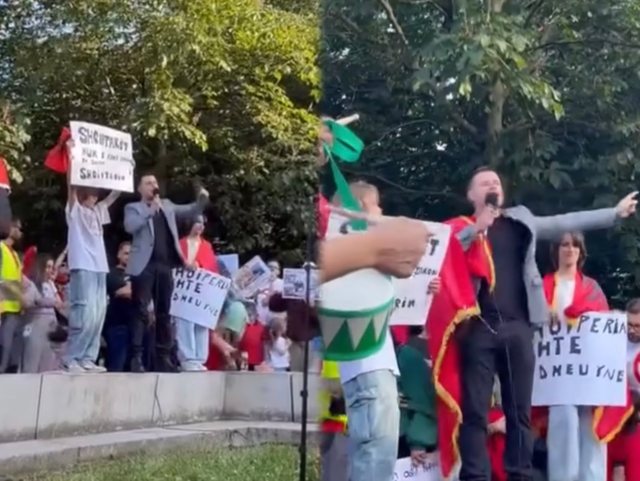 Vala e revolt&euml;s qytetare kund&euml;r qeveris&euml; dhe Ram&euml;s