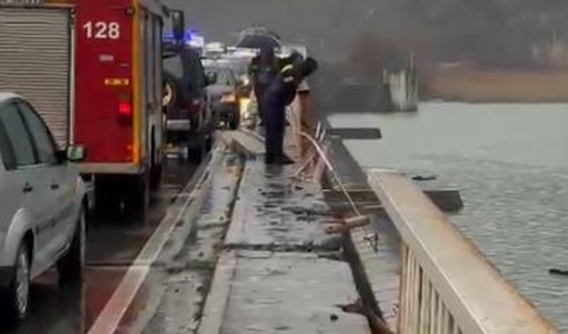 Serious incident in Shkod&euml;r/ Car goes off the road and falls from the