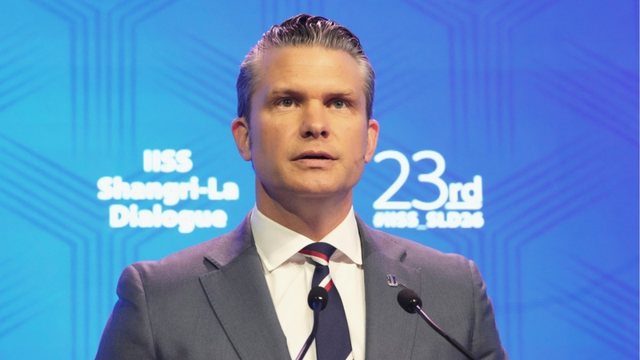 Pentagoni paralajm&euml;ron Teheranin: SHBA gati t&euml; rifilloj&euml;