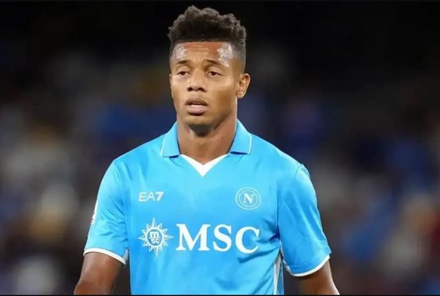 Tjetër dëmtim te Napoli, një nga sulmuesit rrezikon operacionin