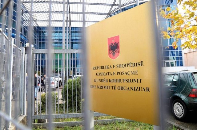 Shtyhet seanca paraprake p&euml;r Ilir Met&euml;n dhe Monika Kryemadhin n&euml;