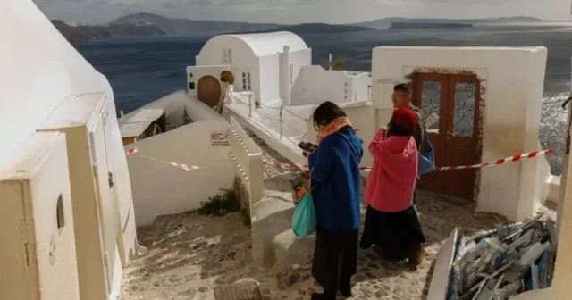 Santorini nuk gjen “qetësi”, goditet sërish nga