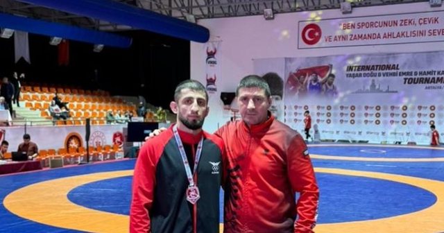 Islam Dudaev wins silver medal in Turkey