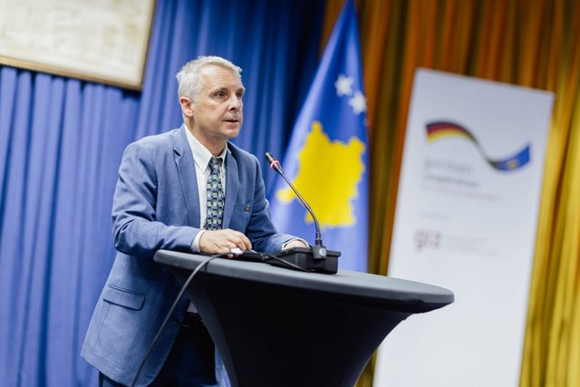Ambasadori i Gjermanisë në Prishtinë, i shqetësuar nga