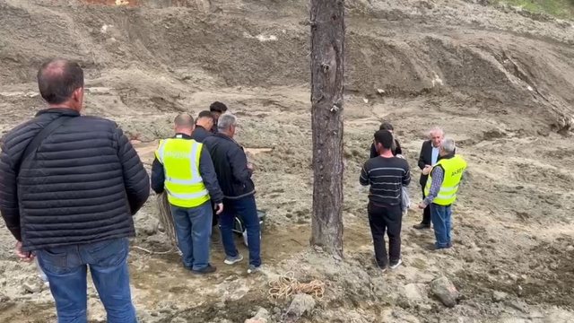 Humbi jetën teksa po punonte me fadromë, ende asnjë shenjë