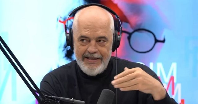 “Shisja ndonjë pikturë e blija biletë avioni”, Rama