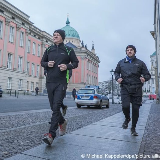 FOTO/ Sot zgjedhjet parlamentare në Gjermani, Scholz bën vrap