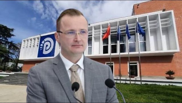 “Të largohen nga PD ata që kanë përfituar nga Soros