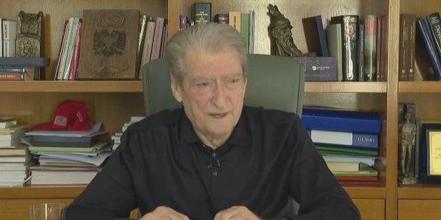 Berisha: Rama i futi n&euml; kurth vajz&euml;n dhe dh&euml;ndrin e presidentit