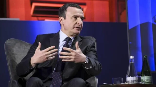 Albin Kurti n&euml; Davos: Shqip&euml;ria dhe Kosova dy shtete t&euml; ndara,
