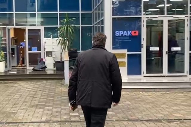 Milaim Zeka paraqitet në Prokurorinë e Posaçme