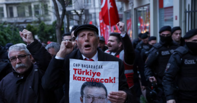 Turqia bllokon llogarinë në X të kryetarit të burgosur