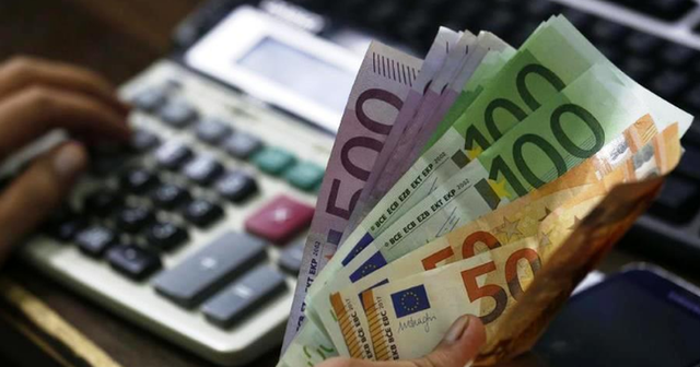 &Ccedil;far&euml; po ndodh sot me monedhat e huaja? Ja me sa po blihen dhe