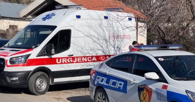 Automjeti del nga rruga në Berat te Kisha e Shën Thanasit