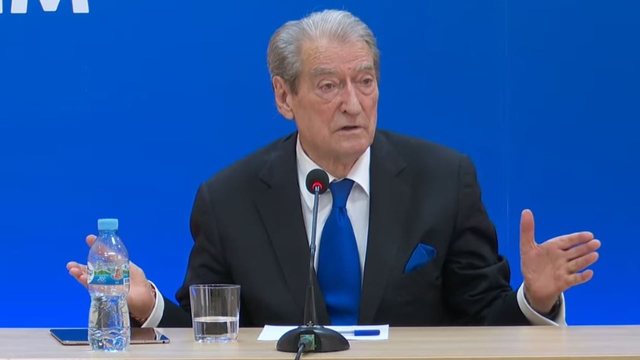 “Mos dilni në debate mediatike për lobimin në SHBA”,