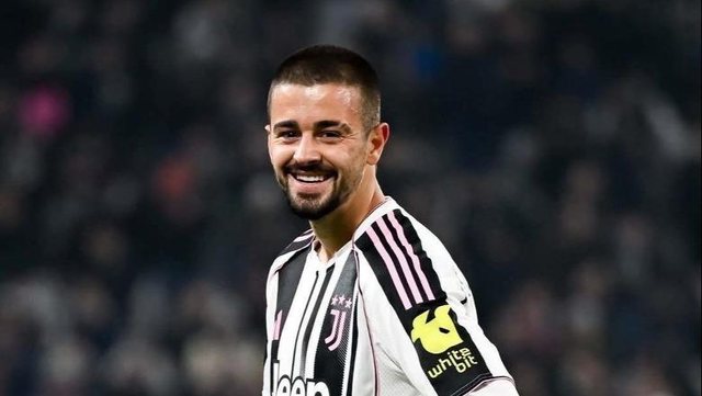 Juventus, Spalleti vlerëson Zhegrovën: Bën driblime që tek