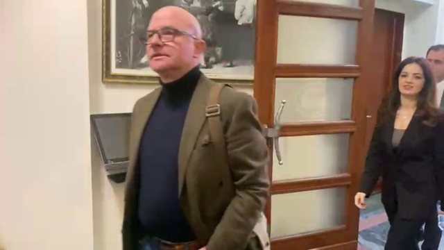 PS k&euml;rkon p&euml;rjashtimin e 29 deputet&euml;ve t&euml; PD pas tensioneve