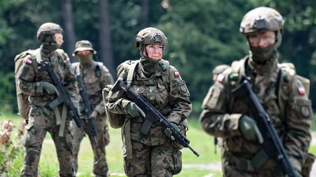 Europa p&euml;rball&euml; rrezikut t&euml; luft&euml;s, paralajm&euml;rojn&euml;