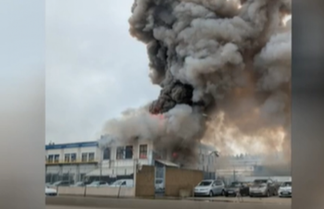 Shp&euml;rthim n&euml; laboratorin e nj&euml; fabrike kimike n&euml;