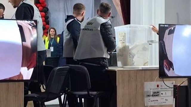 Tepelenë, hapen dy kutitë e para, PS kryeson...