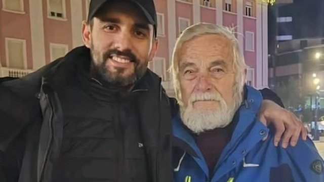 Replikat/ Lapaj postoi foton me aktorin e njohur, reagon Viktor Zhusti: T&euml;