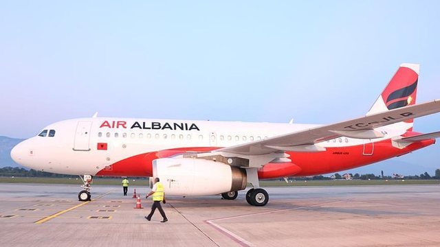 Drejt falimentimit?/ Air Albania mbetet në tokë, asnjë fluturim