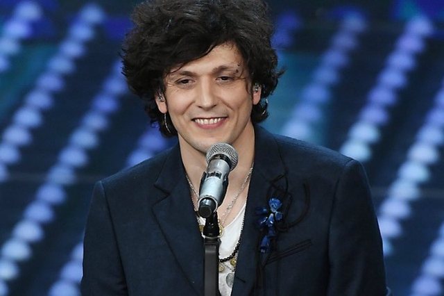 “Kur ikën, u mbylla dhe qaja në banjo!”- Rrëfehet