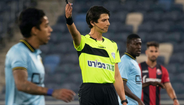 Vendim historik nga UEFA, në fushë arbitri transgjinor