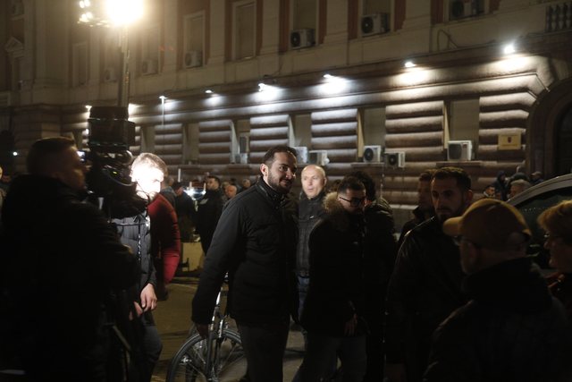 Pas foltores në Durrës, Ervin Salianji i bashkohet protestës