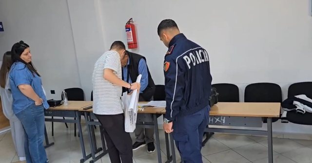 PD kundër shtyrjes së orarit të votimit në Vlorë: Nuk
