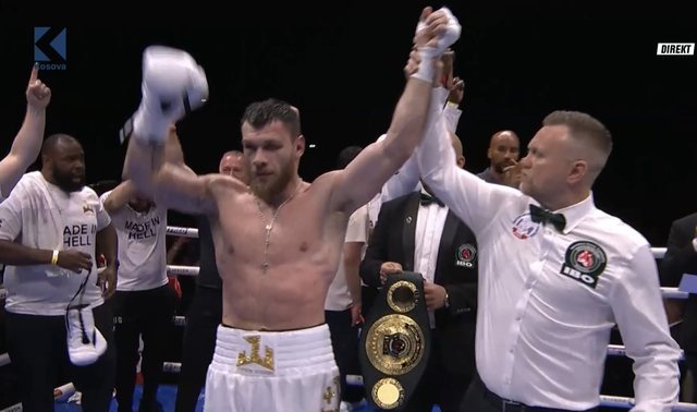 Jurgen Uldedaj shpallet kampion bote n&euml; boksin profesionist