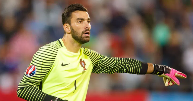Kampion i Euro 2016 me Portugalinë, ish-portieri i Romës lë
