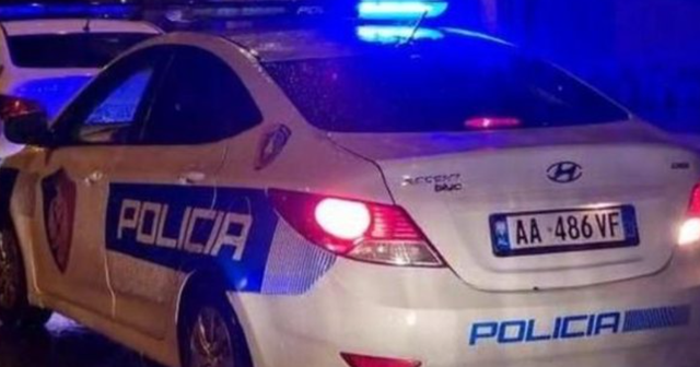 EMRI/ Dorëzohet në Komisariatin e Policisë Sarandë oficeri i