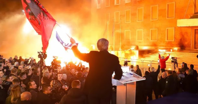 &Ccedil;far&euml; ndodh n&euml;se PD ngujohet n&euml; shesh?