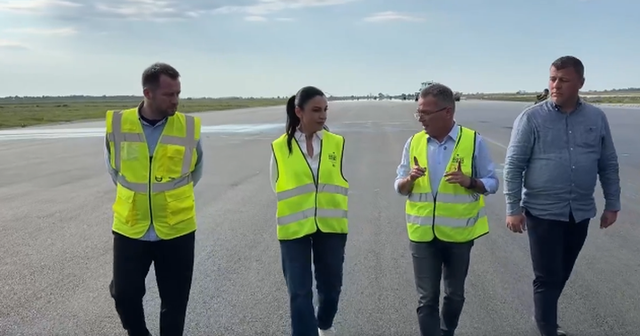 Balluku inspekton punimet në aeroportin ndërkombëtar të