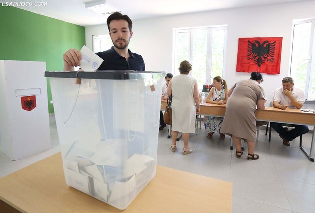 Shqipëria voton me sytë nga diaspora dhe partitë e reja