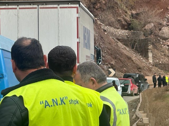 The collapse of the dangerous massif at the "Dragostunja Bends" is