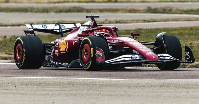 Ferrari SF-25 zbret në pistë/ Hamilton ulet për herë të