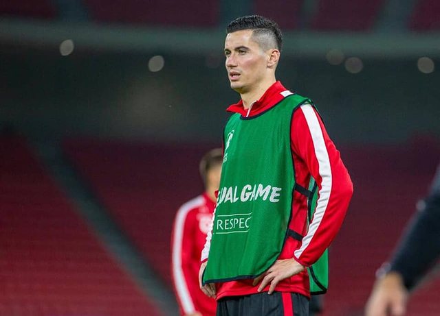 Mesazh i pazakont&euml; nga ish-futbollisti i Komb&euml;tares, Odise Roshi: Mos