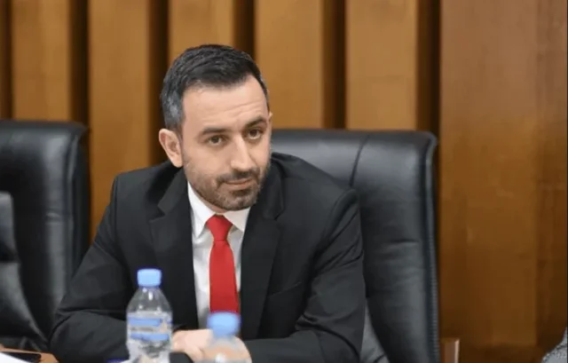 Më në fund! 7 muaj pas zgjedhjeve, Dimal Basha zgjidhet kryetar i