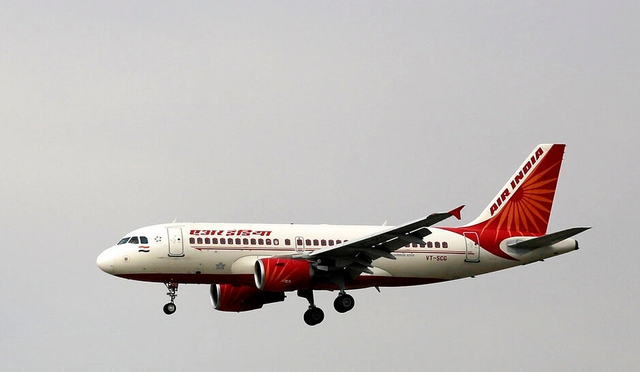 I zhdukur prej 13 vitesh, gjendet avioni Boeing 737 n&euml; parkingun e