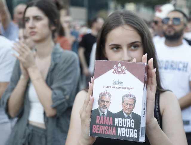 &ldquo;Rama n&rsquo;burg, Berisha n&rsquo;burg!&rdquo;- Protesta q&euml; vuri