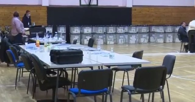 Numërohen 147 kuti në Elbasan, PS kryeson bindshëm